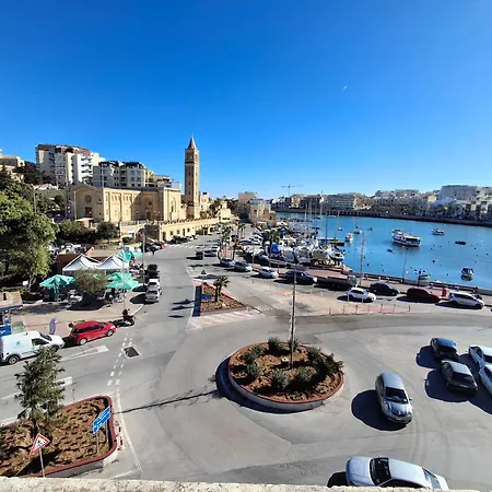 Melita Seafront Guesthouse - Top Floor Double Room Guest house Marsaskala